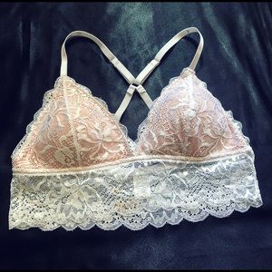 White padded lace bra. Size Medium.